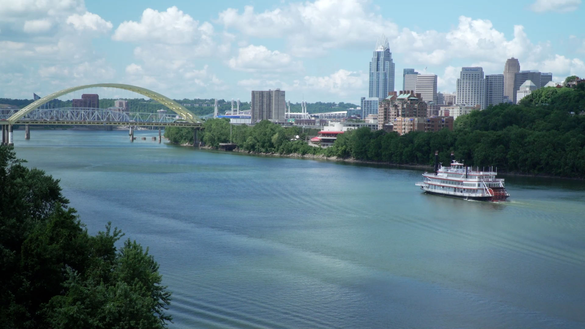 Drone footage of the Ohio River from Beyond the Curb.